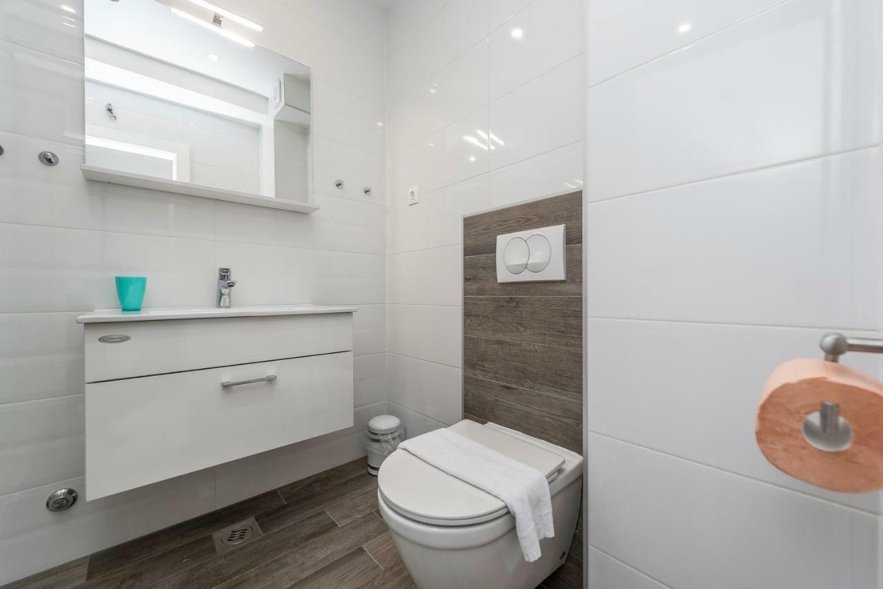Adris 2 Luxury Modern Apartment With A Pool Novalja Eksteriør billede