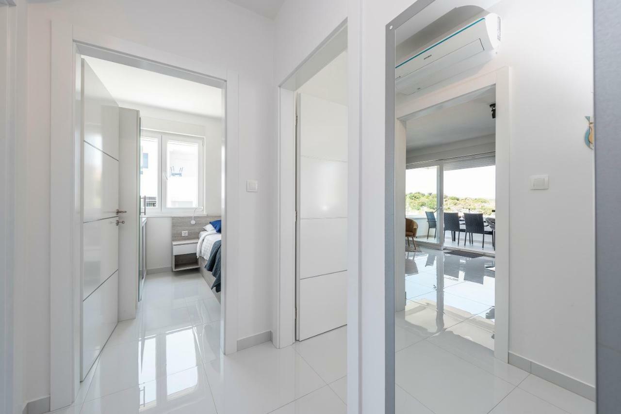Adris 2 Luxury Modern Apartment With A Pool Novalja Eksteriør billede